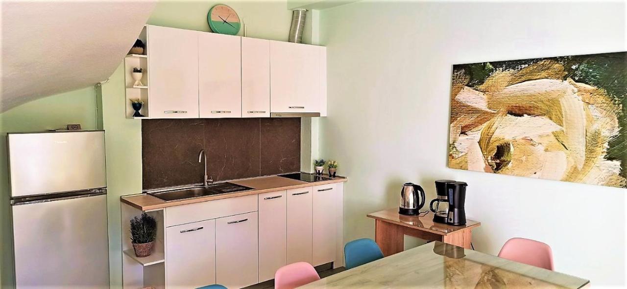 Apartment Grace : Garden And Terrace House